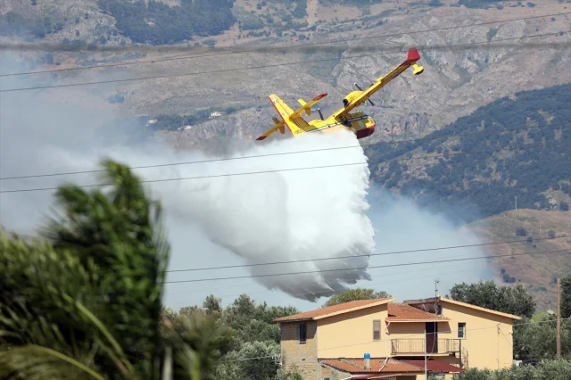 Sicilya'da Kontrol Altına Alınamayan Yangın Tehlikesi