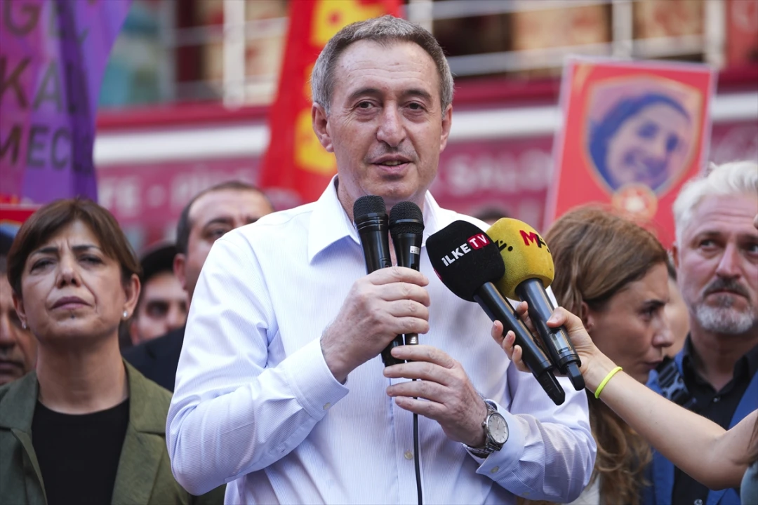 DEM Parti'den Kadıköy'de Anlamlı Anma: Suruç'un 33 Kahramanı Unutulmuyor