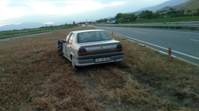 Erzincan'da İki Ayrı Trafik Kazası 5 Kişiyi Yaraladı