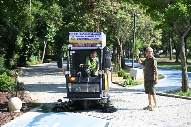 Edirne Millet Bahçesi'nde Lavanta Kokulu Serinletici Uygulama