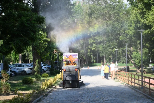 Edirne Millet Bahçesi'nde Lavanta Kokulu Serinletici Uygulama