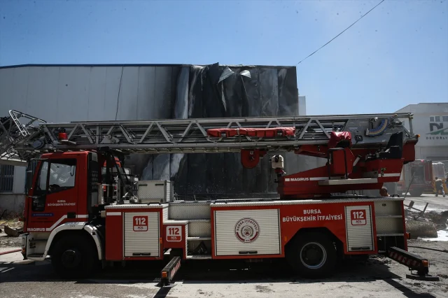 Bursa'da Tekstil Fabrikasındaki Yangın Hızla Kontrol Altına Alındı