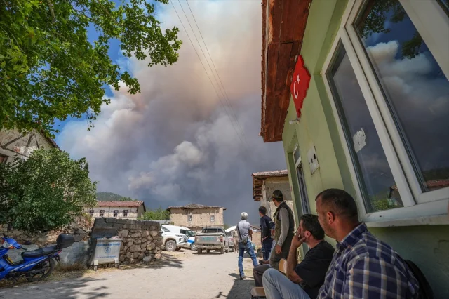 Sakarya'daki Orman Yangını Bilecik'e Kadar Ulaştı