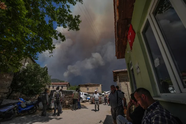 Sakarya'daki Orman Yangını Bilecik'e Kadar Ulaştı