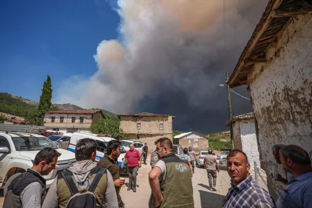 Sakarya'daki Orman Yangını Bilecik'e Kadar Ulaştı