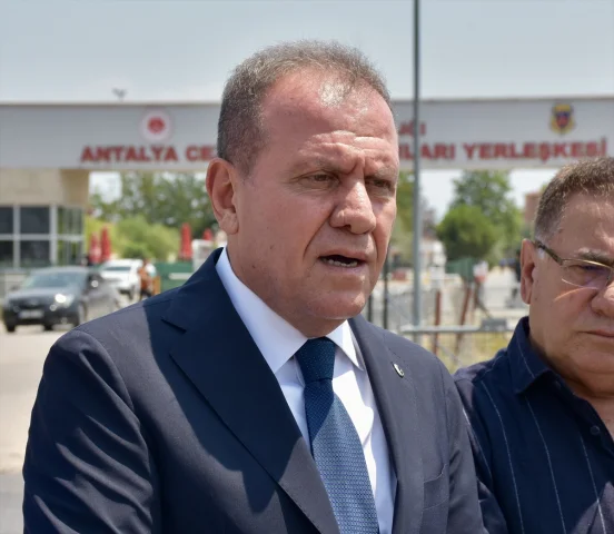 Cezaevinde Ziyaret: Vahap Seçer, Muhittin Böcek ile Görüştü