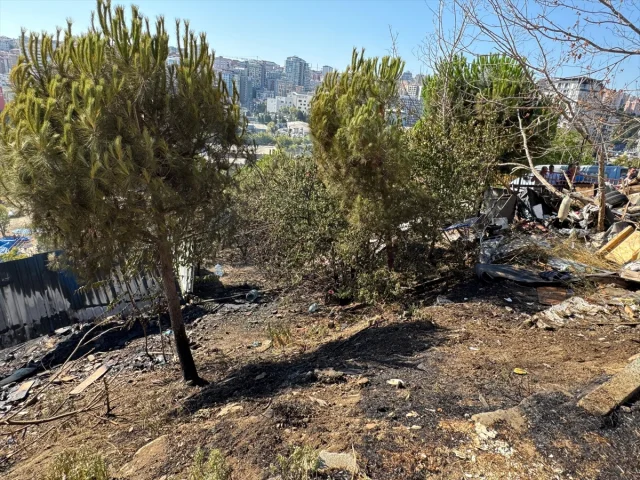 Kağıthane'nin Yeşil Kalbinde Çıkan Yangın Büyük Çaba ile Kontrol Altına Alındı