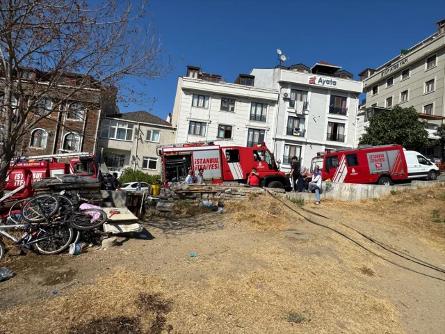 Kağıthane'nin Yeşil Kalbinde Çıkan Yangın Büyük Çaba ile Kontrol Altına Alındı