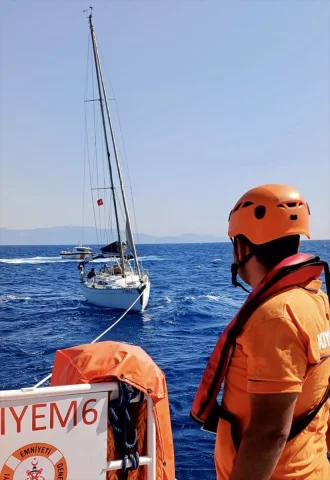 Bodrum Açıklarında Tekne Faciası: 9 Kişilik Kurtarma Operasyonu