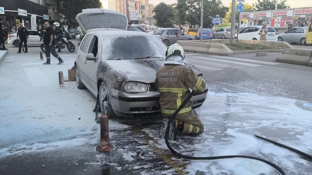 Kırıkkale'de Seyir Halindeki Araç Alev Aldı Korkutan Anlar Yaşandı