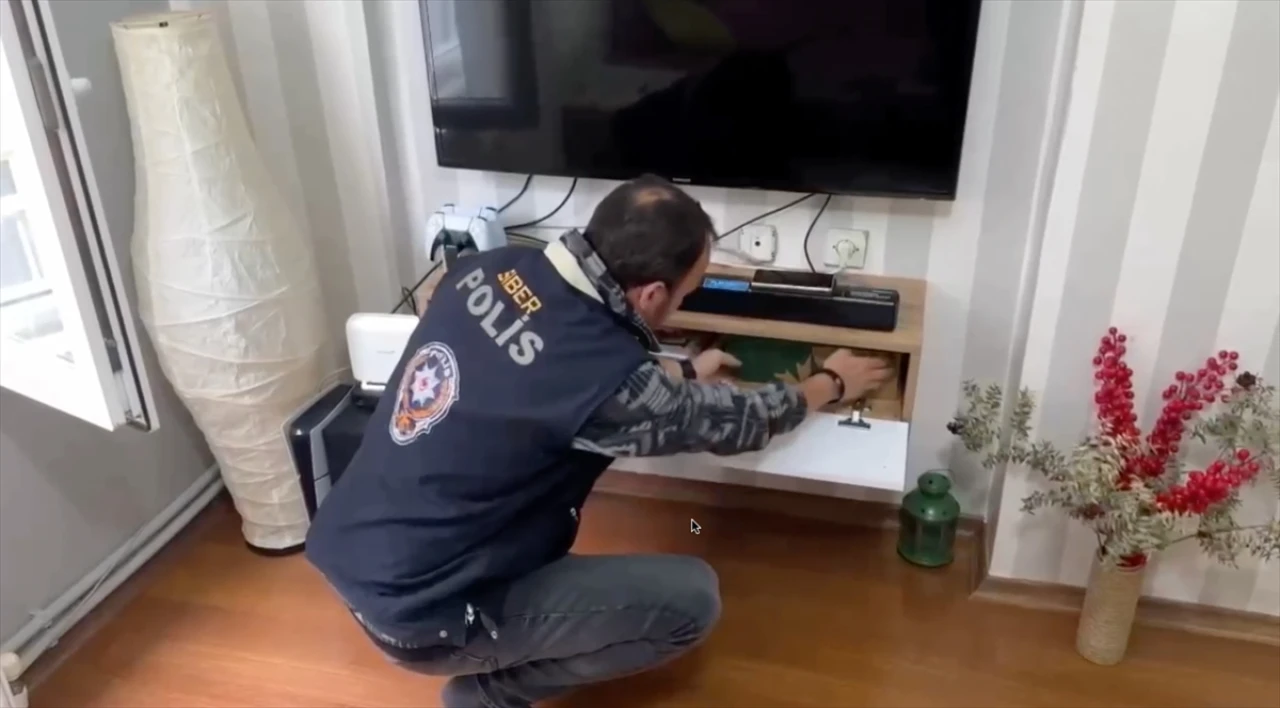 Tekirdağ Merkezli Dolandırıcılık Çetesi Çökertildi: 16 Kişi Tutuklandı