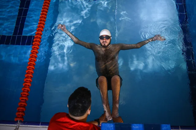 Paralimpik Yüzücü Serhat Polat'ın Olimpiyat Hayali: Çifte Antrenmanla Hedefe Yürüyüş