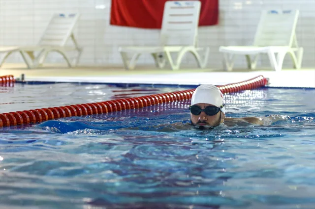 Paralimpik Yüzücü Serhat Polat'ın Olimpiyat Hayali: Çifte Antrenmanla Hedefe Yürüyüş