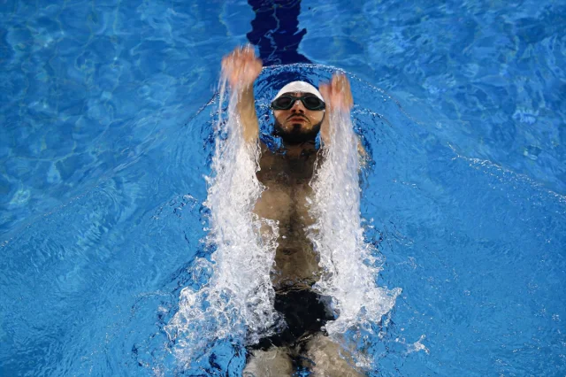 Paralimpik Yüzücü Serhat Polat'ın Olimpiyat Hayali: Çifte Antrenmanla Hedefe Yürüyüş