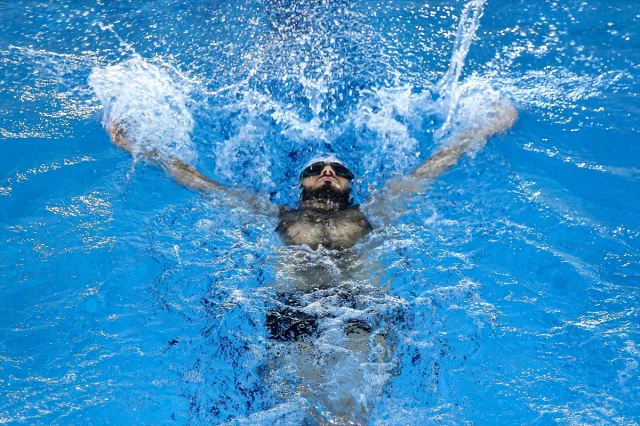 Paralimpik Yüzücü Serhat Polat'ın Olimpiyat Hayali: Çifte Antrenmanla Hedefe Yürüyüş