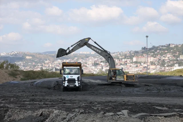 İzmit Körfezi'nde Dev Çamur Temizliği Projesi Hızla İlerliyor