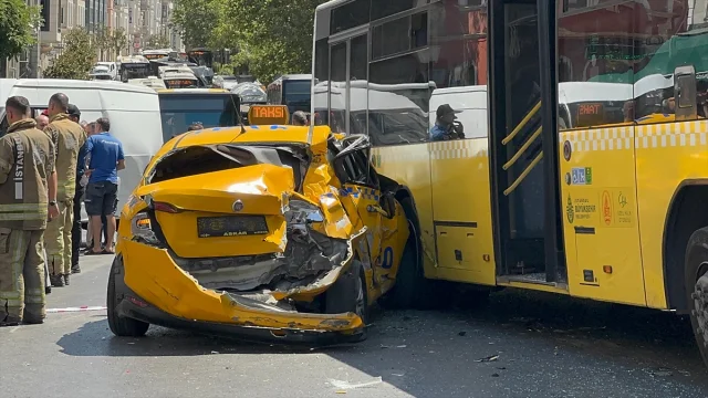 Beyoğlu'nda Zincirleme Trafik Kazası Kaos Yarattı