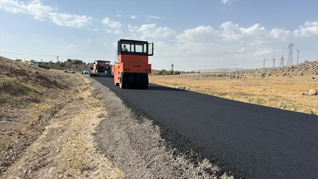 Şırnak'ta Taşlar Tarıma Kazandırılıyor, Köy Yolları Yenileniyor