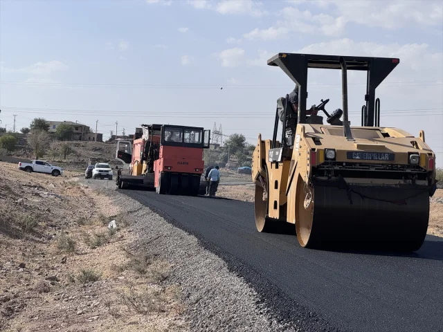 Şırnak'ta Taşlar Tarıma Kazandırılıyor, Köy Yolları Yenileniyor