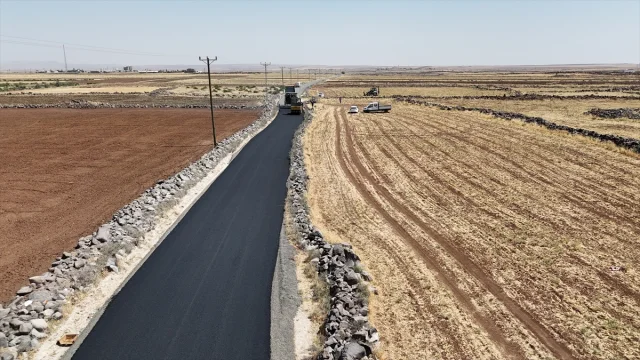 Şırnak'ta Taşlar Tarıma Kazandırılıyor, Köy Yolları Yenileniyor