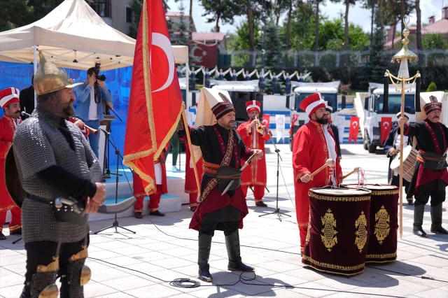 Erzurum'da 200 Milyon Liralık Araç Filosu Şehrin Hizmetine Girdi