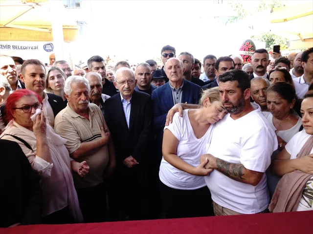 Kemal Kılıçdaroğlu'nun Acı Kaybı Kardeşi Adil Kılıçdaroğlu'na Veda