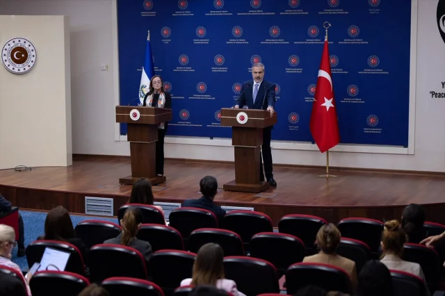 Hakan Fidan ve Alexandra Hill Basın Toplantısında Ortak Mesa...