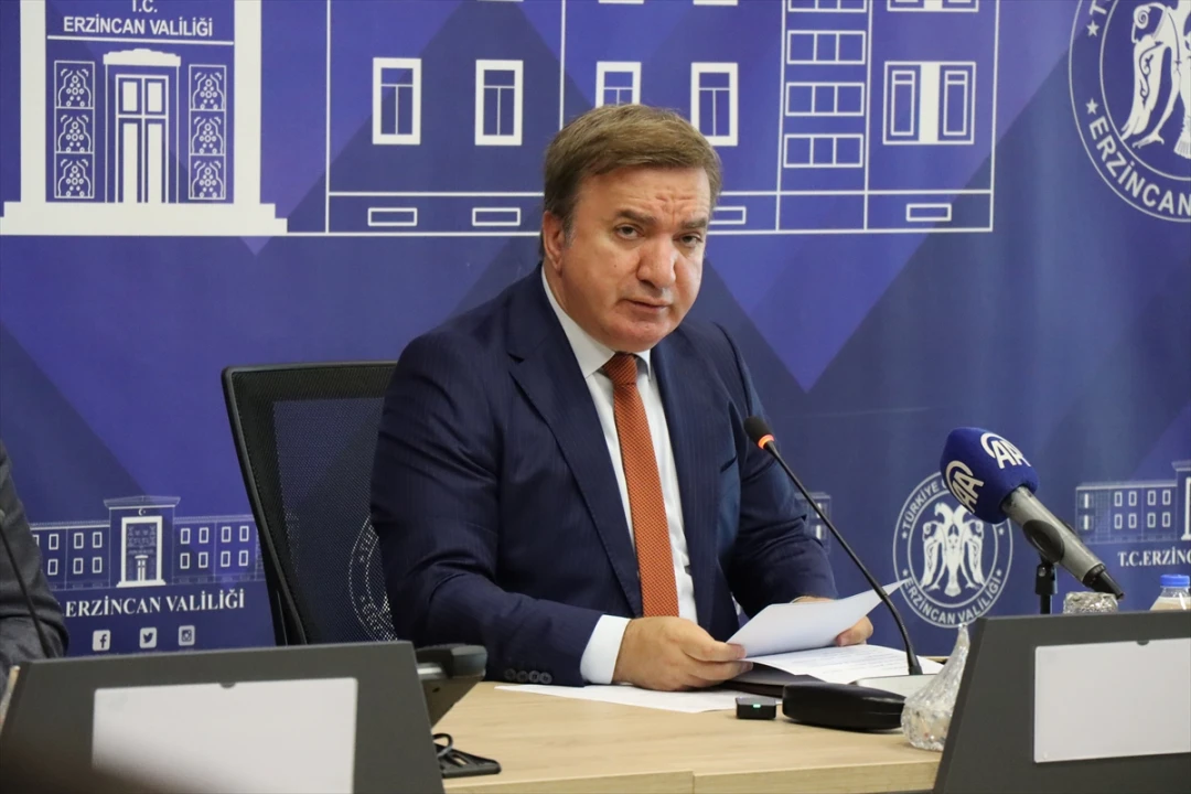 Vali Hamza Aydoğdu Erzincan’da Muhtarlarla Buluştu: Hizmet Vurgusu Yaptı