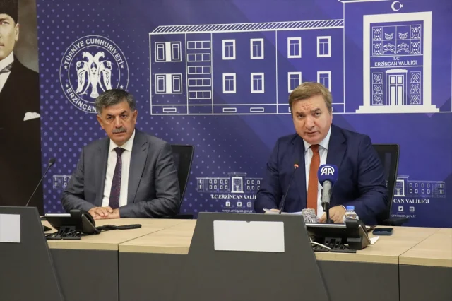 Vali Hamza Aydoğdu Erzincan’da Muhtarlarla Buluştu: Hizmet Vurgusu Yaptı