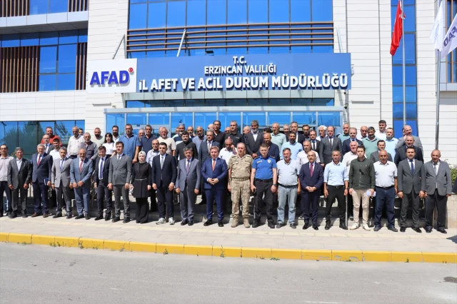 Vali Hamza Aydoğdu Erzincan’da Muhtarlarla Buluştu: Hizmet Vurgusu Yaptı