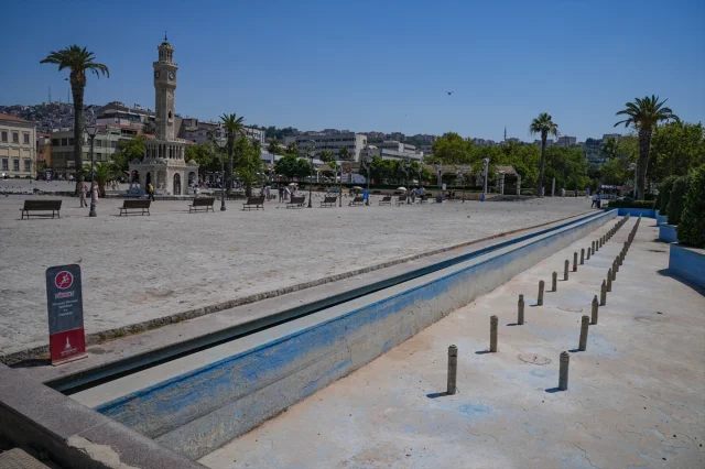 İzmir'de Su Krizi: Park ve Bahçelerde Kullanım Azalıyor