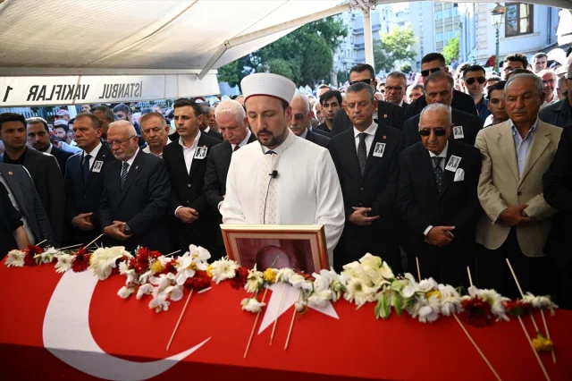 Eski CHP Lideri Altan Öymen İçin İstanbul'da Anma ve Son Yolculuk