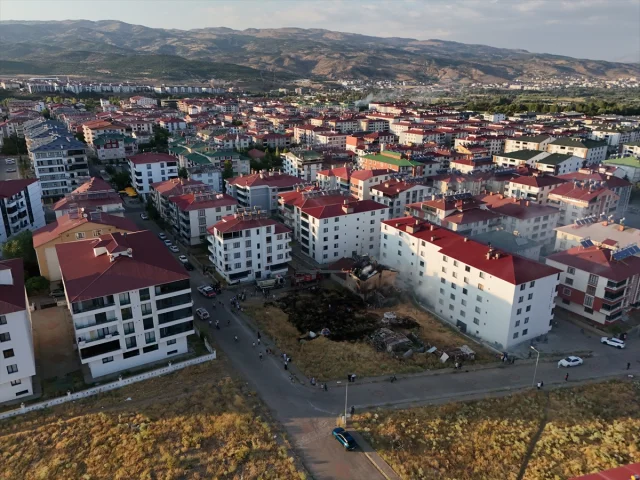 Bingöl'deki Yangın Korku Yarattı İtfaiye Hızla Müdahale Etti