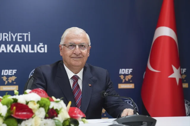 Milli Savunma Bakanı Güler ve Belçikalı Mevkidaşı Francken İstanbul'da Bir Araya Geldi