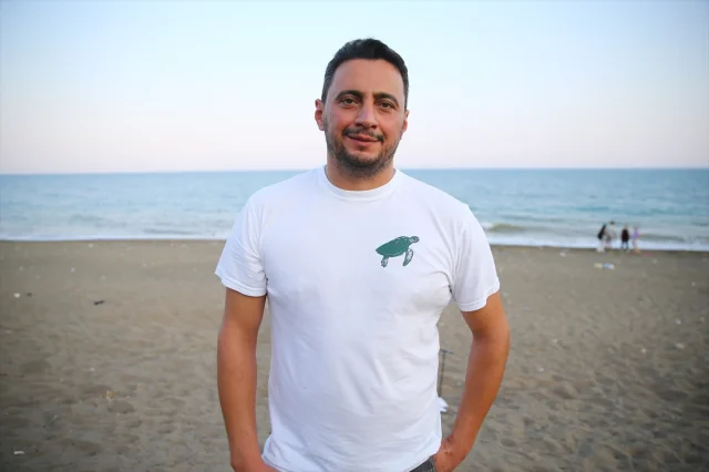 Mersin Kıyılarında Yavrular Denizle Buluşuyor