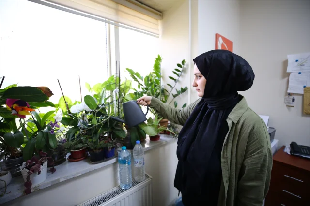 Temizlik Personeli Hacer'in Azmi Tıp Hayalini Gerçekleştirdi