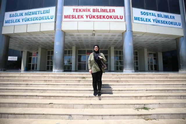 Temizlik Personeli Hacer'in Azmi Tıp Hayalini Gerçekleştirdi