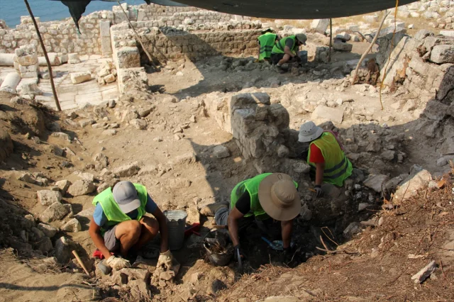 Mersin'de Elaiussa Sebaste Antik Kenti'nin Derinliklerine Yeni Kazılar