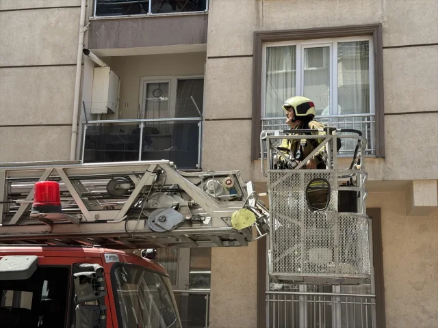 Bursa'da Çıkan Apartman Yangını Korku Yarattı