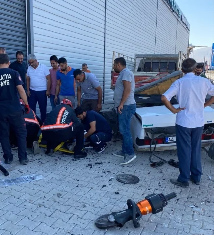 Malatya'da Trafik Kazası: İki Otomobil Çarpıştı, 1 Kişi Hayatını Kaybetti