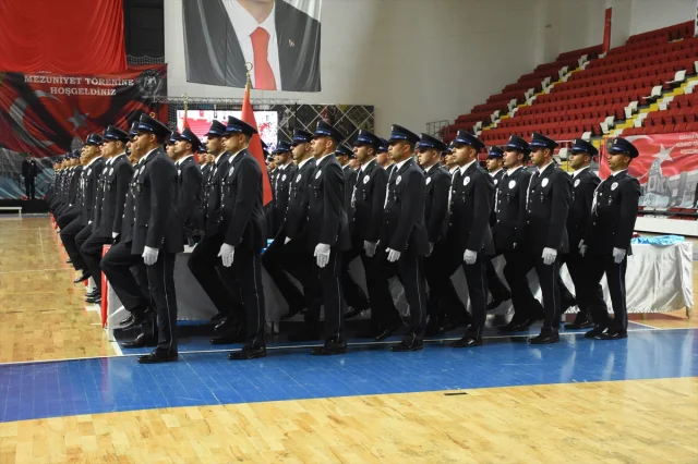 Karaman'da 228 Polis Adayı İçin Görkemli Mezuniyet Töreni