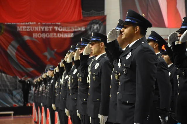 Karaman'da 228 Polis Adayı İçin Görkemli Mezuniyet Töreni