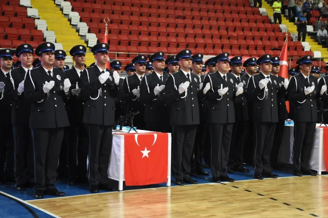 Karaman'da 228 Polis Adayı İçin Görkemli Mezuniyet Töreni