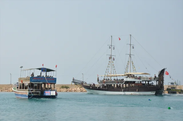 Mersin'de Kavurucu Sıcaktan Kaçanların Yeni Adresi: Sahiller