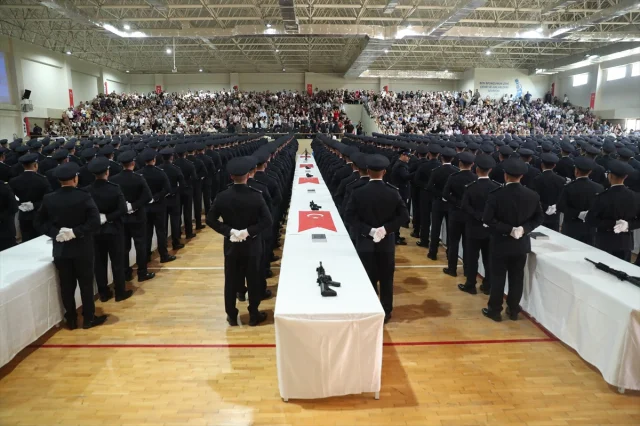Erzincan'da Düzenlenen Mezuniyet Töreni ile 449 Polis Adayı...
