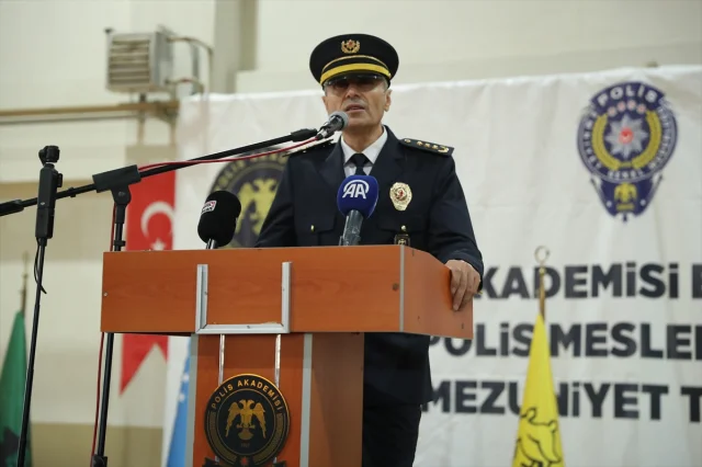 Erzincan'da Düzenlenen Mezuniyet Töreni ile 449 Polis Adayı Göreve Hazırlanıyor