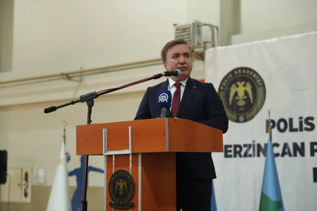 Erzincan'da Düzenlenen Mezuniyet Töreni ile 449 Polis Adayı Göreve Hazırlanıyor