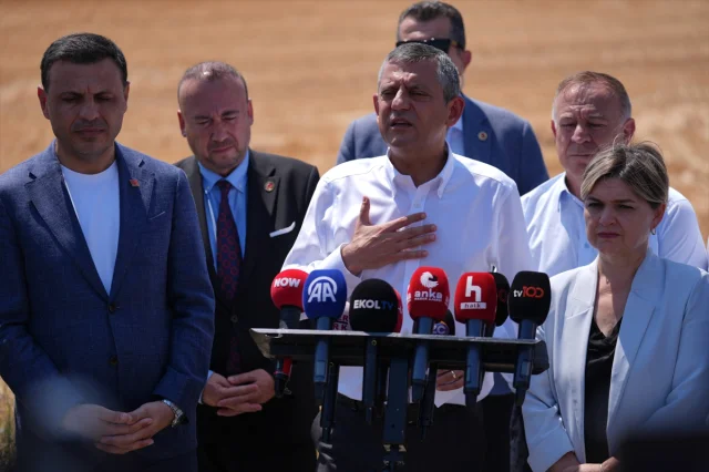 CHP Lideri Özgür Özel'den İmamoğlu'na Destek Ziyareti