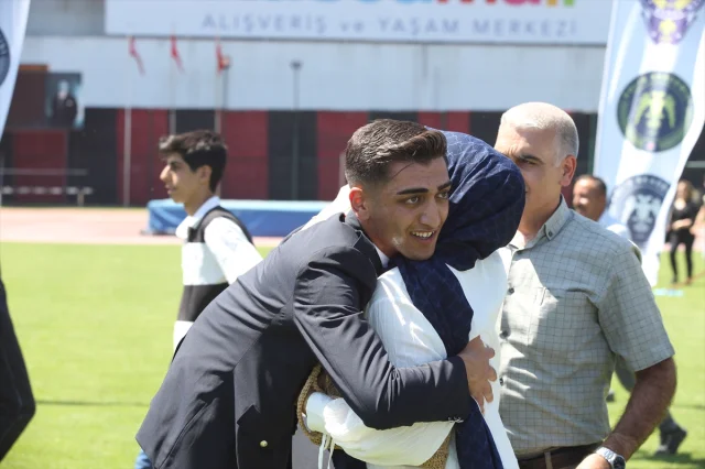 Kastamonu'da Coşkulu PMYO Mezuniyet Töreni