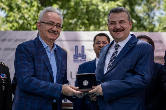 Erzurum'un Tarihi Ulu Cami İçin Unutulmaz Hatıra Parası Üretildi